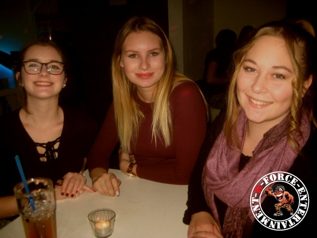 Bild 2 von 32